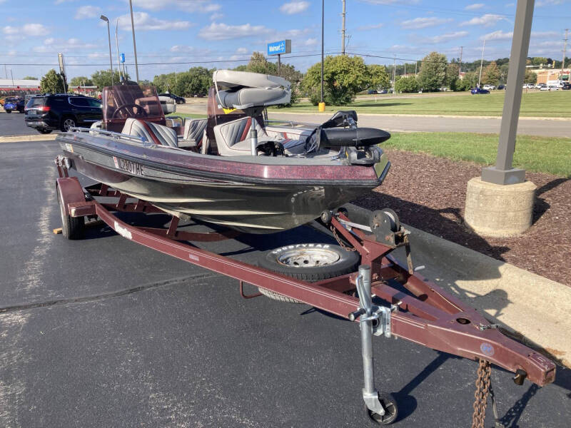 1990 Champion Fish And Ski