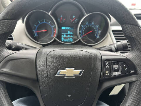 2013 Chevrolet Cruze LS Auto