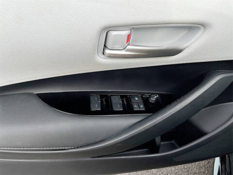 2025 Toyota Corolla Hatchback SE