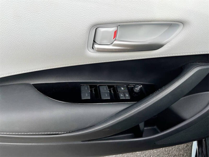 2025 Toyota Corolla Hatchback SE