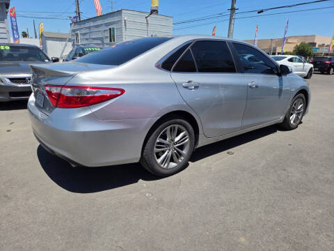 2017 Toyota Camry SE