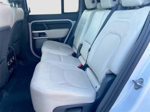 2023 Land Rover Defender 130 SE