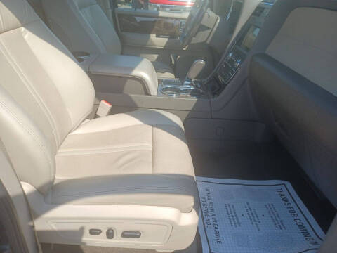 2017 Lincoln Navigator Select