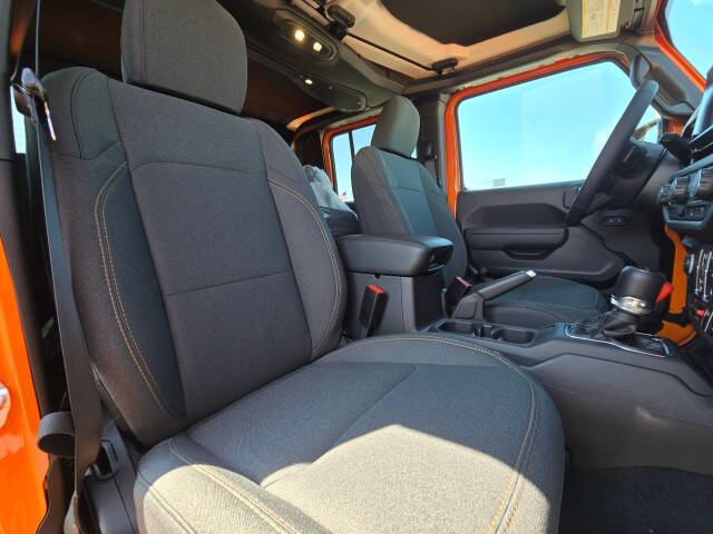 2025 Jeep Gladiator NightHawk