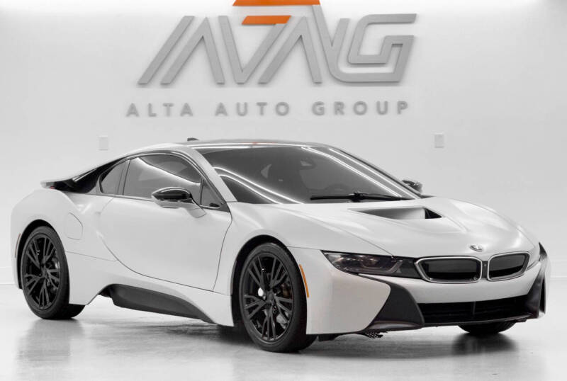 2017 BMW i8 Mega World's photo