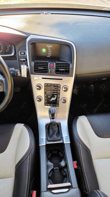 2017 Volvo XC60 T5 Dynamic