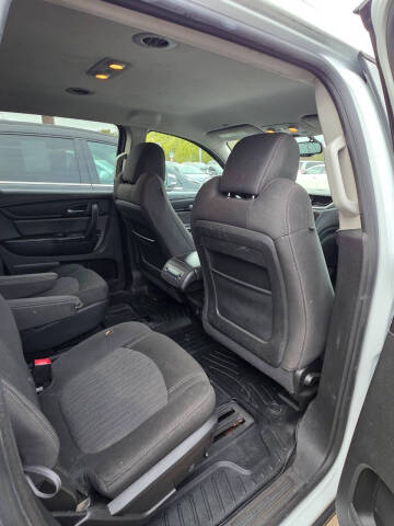 2017 Chevrolet Traverse LT