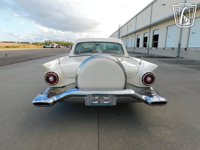 1957 Ford Thunderbird