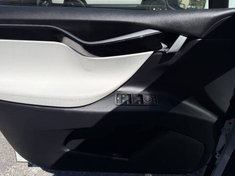 2019 Tesla Model X Standard Range