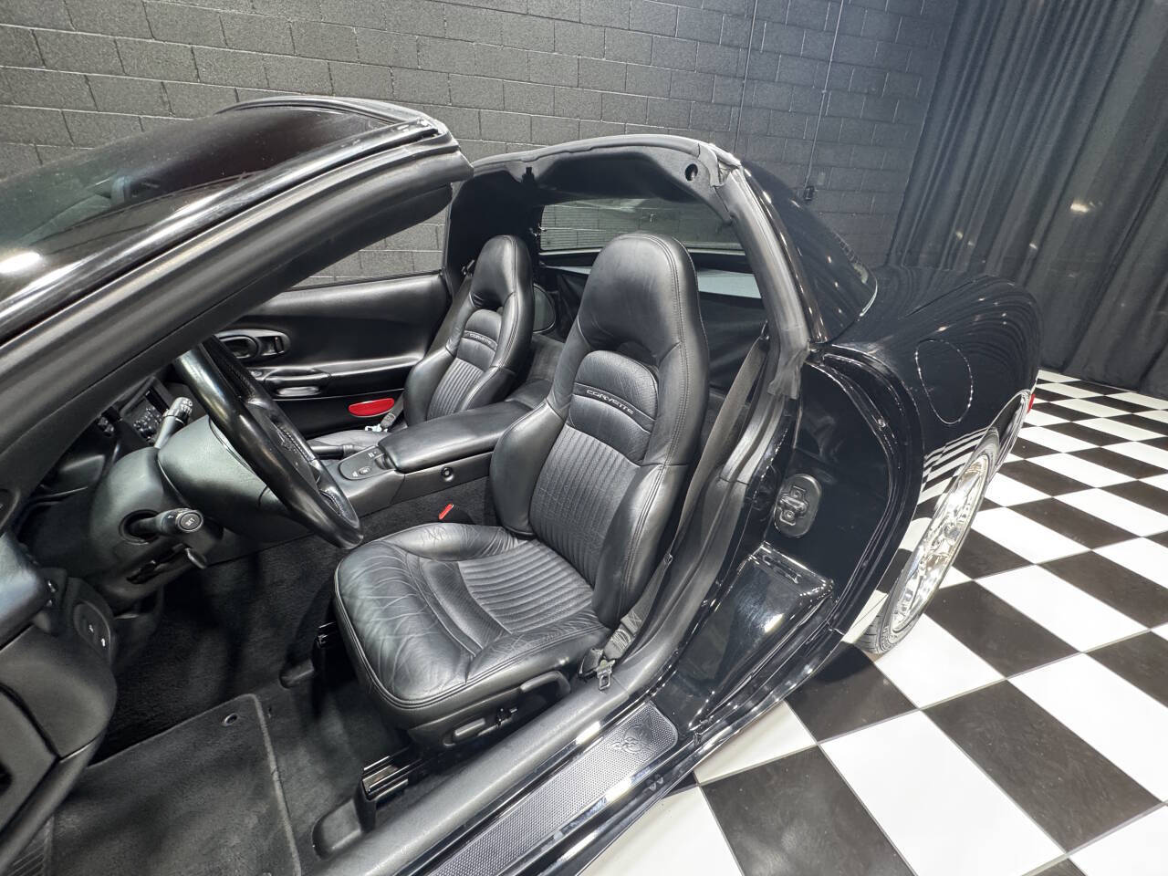 2001 Chevrolet Corvette 30