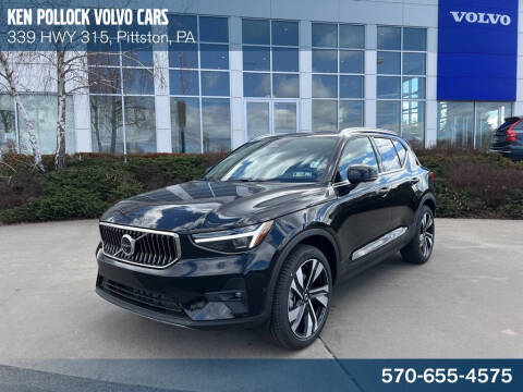 2025 Volvo XC40 B5 Ultra Bright Theme