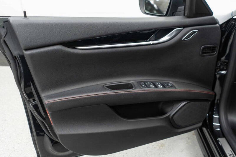 2022 Maserati Ghibli Modena Q4