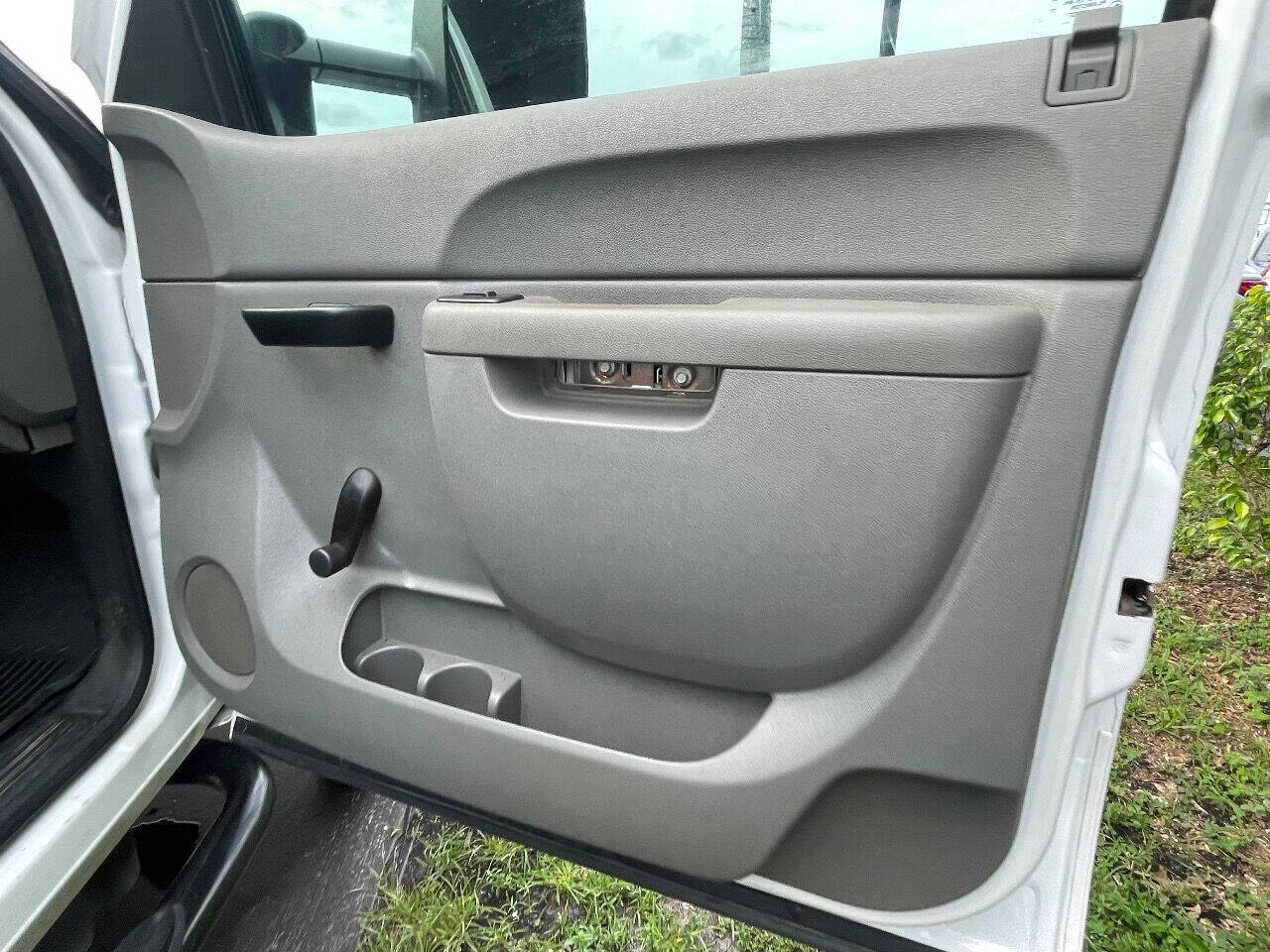 2013 Chevrolet Silverado 3500HD  - $29,900