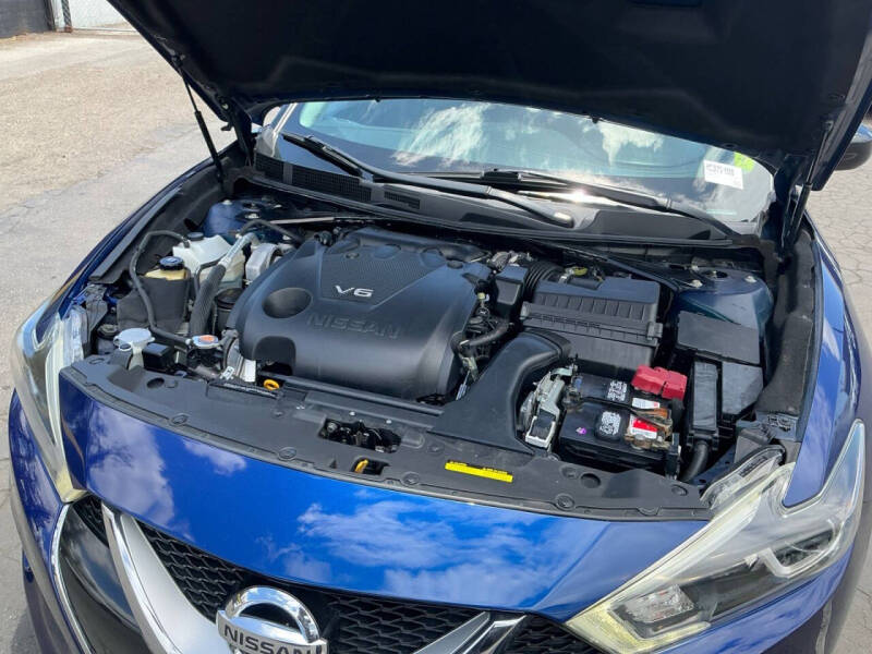 2017 Nissan Maxima