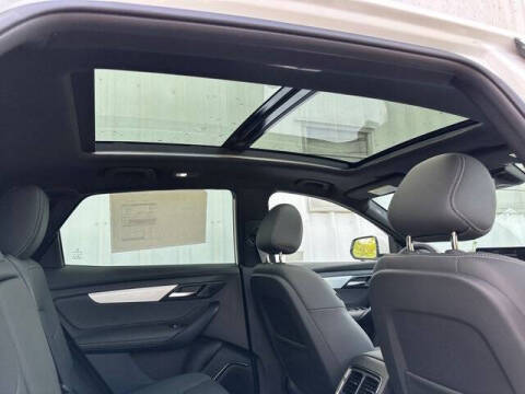 2025 VinFast VF8 Plus