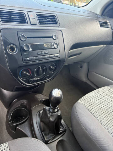 2007 Ford Focus ZX4 SE