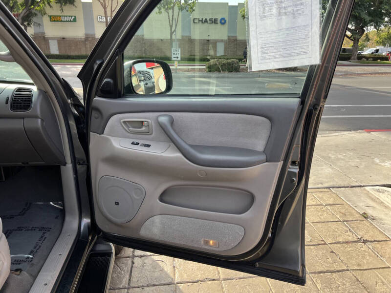 2007 Toyota Sequoia SR5