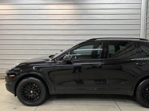 2017 Porsche Cayenne Platinum Edition