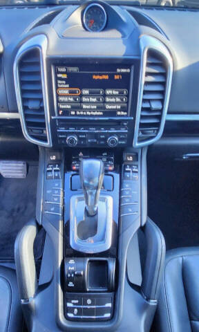 2014 Porsche Cayenne Platinum