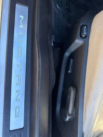 2012 Ford Mustang V6 Premium