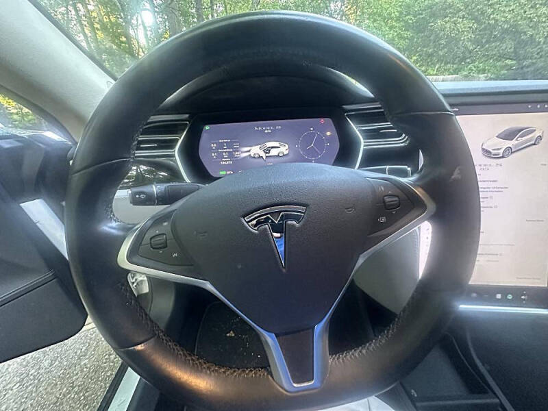2015 Tesla Model S 85