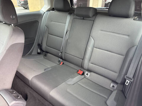 2015 Volkswagen Golf TSI Launch Edition