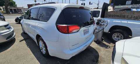 2017 Chrysler Pacifica Touring-L