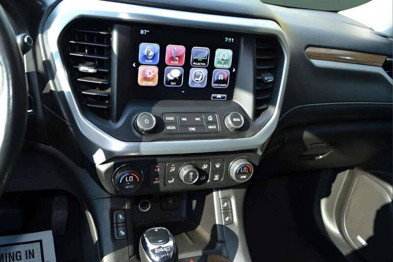 2017 GMC Acadia SLE-2