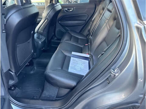 2018 Volvo XC60 T5 Momentum