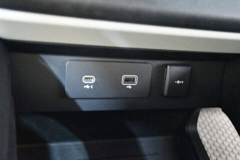 2023 Land Rover Defender 110 X-Dynamic SE