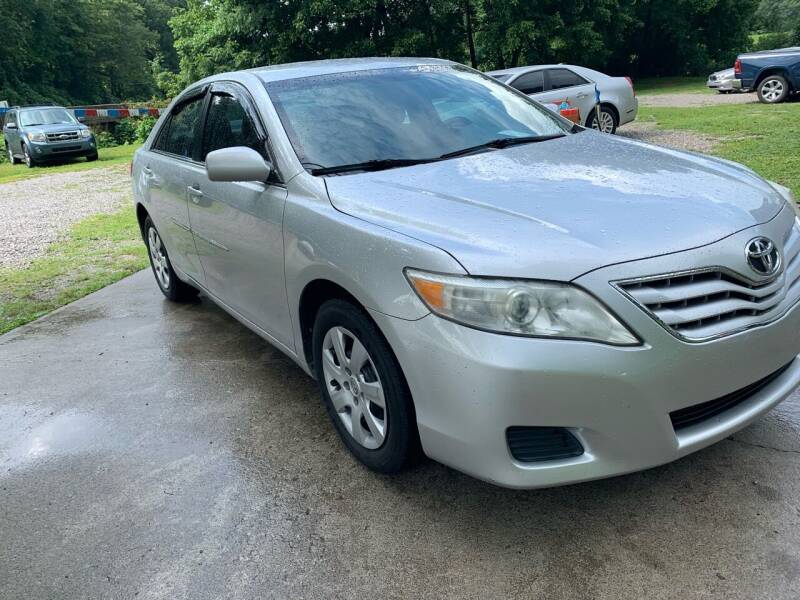2011 Toyota Camry for sale at Day Family Auto Sales in Wooton KY