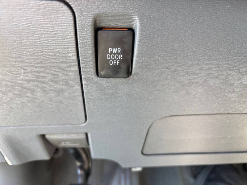 2020 Toyota Sienna LE 8-Passenger