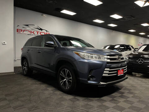 2018 Toyota Highlander for sale at Boktor Motors - Las Vegas in Las Vegas NV