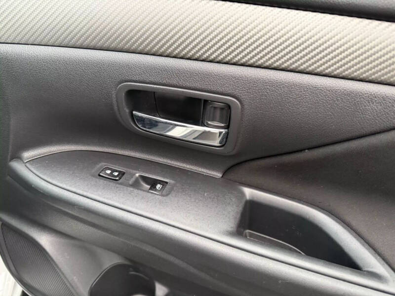 2017 Mitsubishi Outlander ES