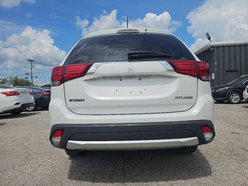 2016 Mitsubishi Outlander ES