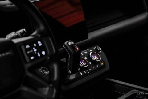 2024 Land Rover Defender 130 P400 X-Dynamic SE