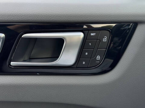 2023 Porsche Cayenne E-Hybrid Coupe