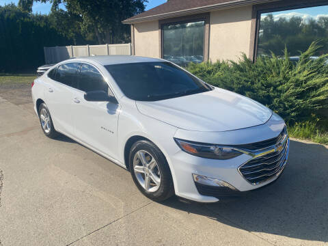 2021 Chevrolet Malibu for sale at VITALIYS AUTO SALES in Chicopee MA