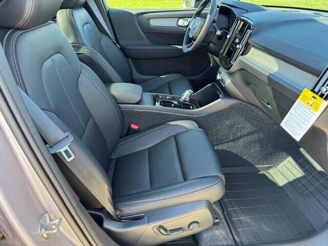 2026 Volvo XC40 B5 Plus