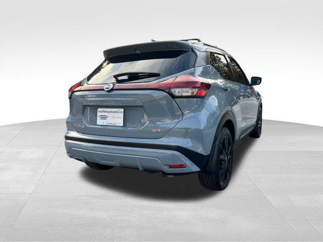 2021 Nissan Kicks SR