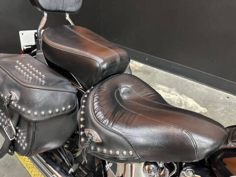 2014 Harley-Davidson FLSTC - Heritage Softail