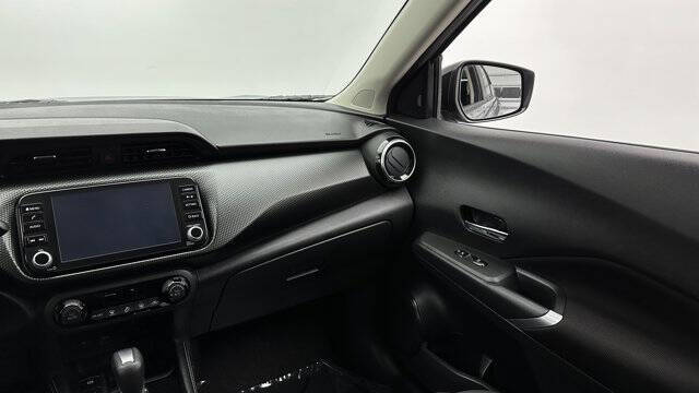 2022 Nissan Kicks SV