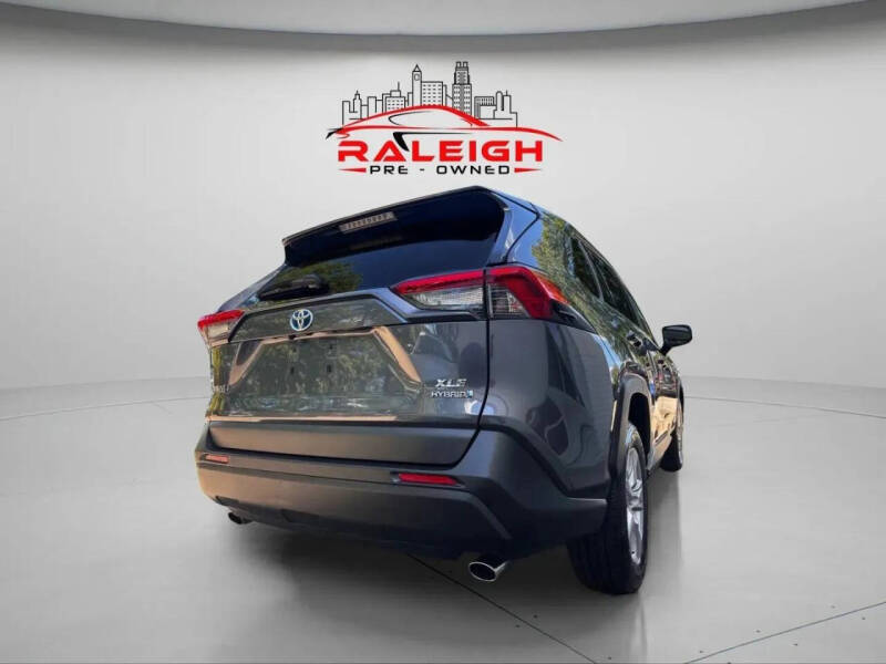 2020 Toyota RAV4 Hybrid XLE