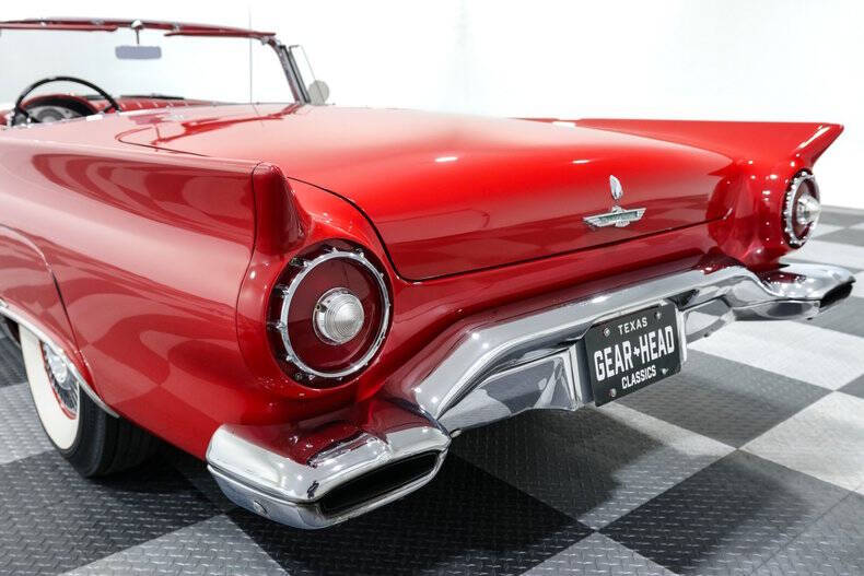 1957 Ford Thunderbird