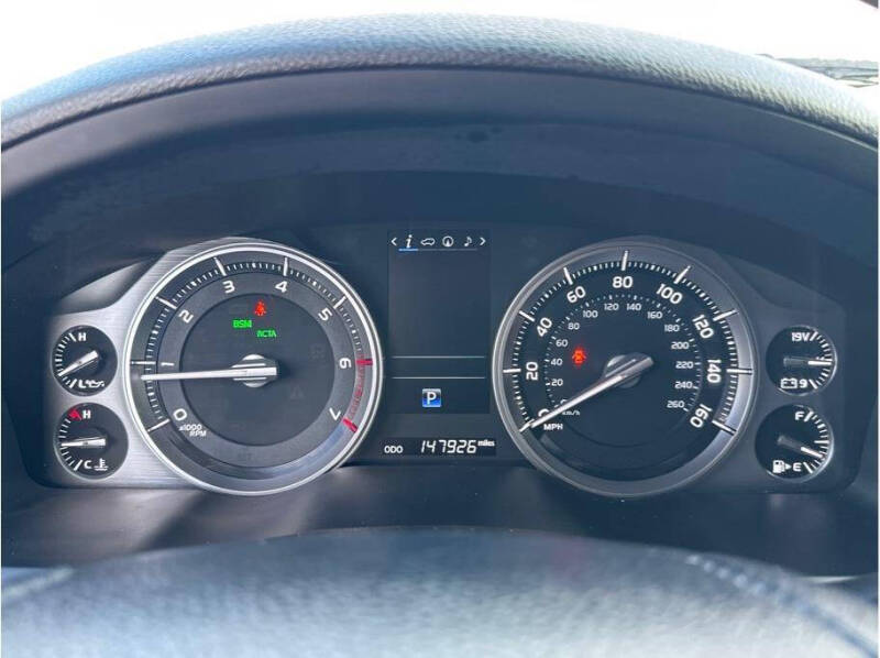 2016 Toyota Land Cruiser