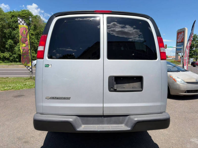 2017 Chevrolet Express LS 2500