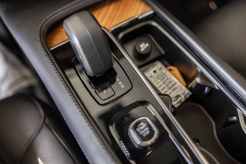 2025 Volvo XC90 B6 Plus Bright Theme 7P