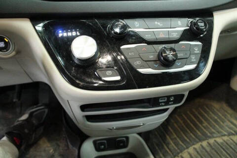 2020 Chrysler Pacifica Touring L