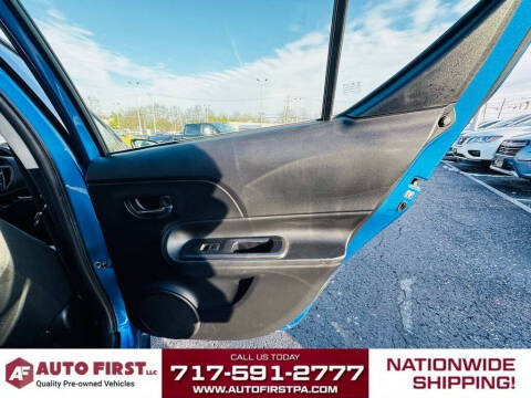 2015 Toyota Prius c Four