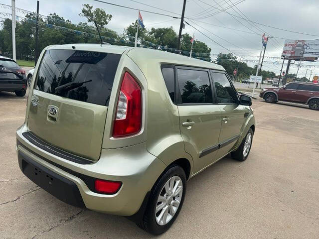 2013 Kia Soul +